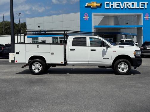 2022 RAM 2500 Tradesman Crew Cab 4x4 8' Box