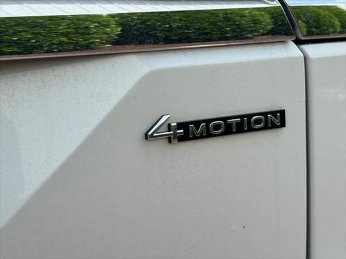 2024 Volkswagen Atlas 2.0T SEL Premium R-Line 4MOTION