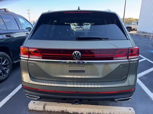 2025 Volkswagen Atlas 2.0T SEL