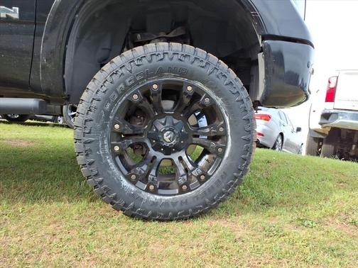 2017 Nissan Titan