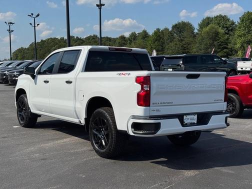 2025 Chevrolet Silverado 1500 Custom
