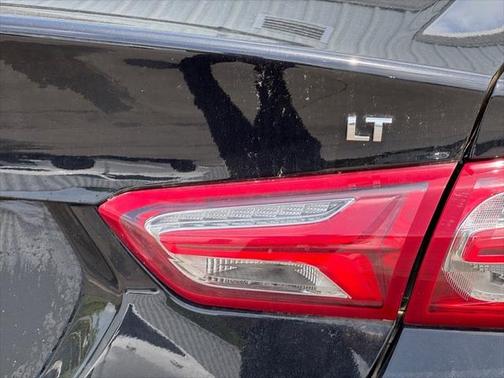 2022 Chevrolet Malibu FWD LT