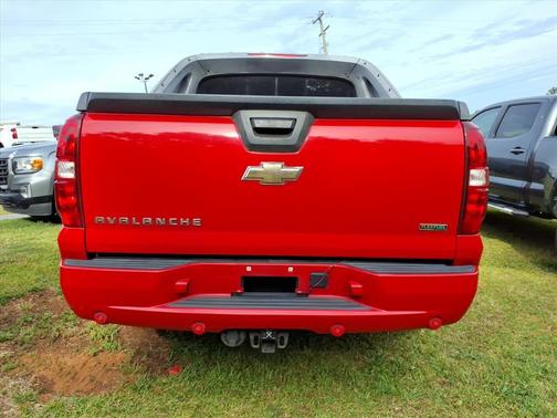 Victory Red 2011 Chevrolet Avalanche 1500 LT
