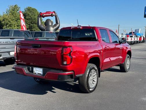 Radiant Red Tintcoat 2026 Chevrolet Colorado LT