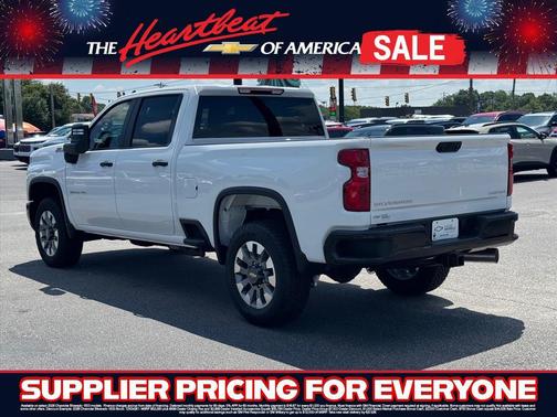Summit White 2026 Chevrolet Silverado 2500 Custom
