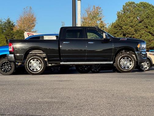 2024 RAM 2500 Tradesman Crew Cab 4x4 6'4' Box
