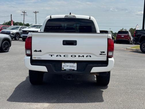 Ice Cap 2023 Toyota Tacoma SR5