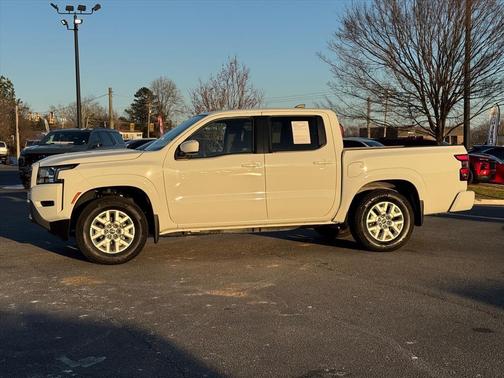 2023 Nissan Frontier SV
