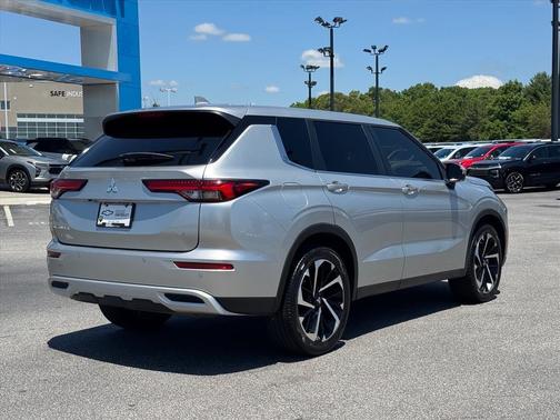 2023 Mitsubishi Outlander SP