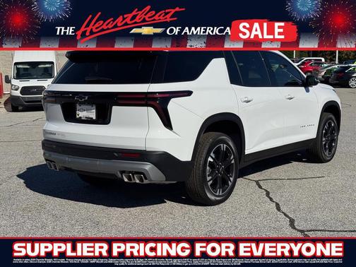 Summit White 2027 Chevrolet Traverse LT