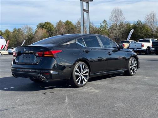 2022 Nissan Altima SR FWD