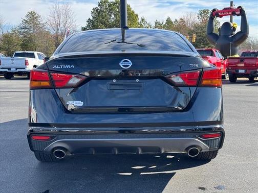 2022 Nissan Altima SR FWD