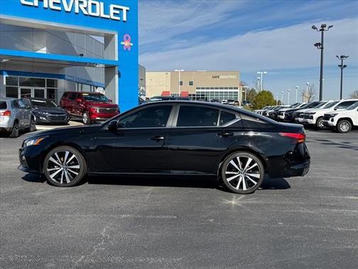 2022 Nissan Altima SR FWD
