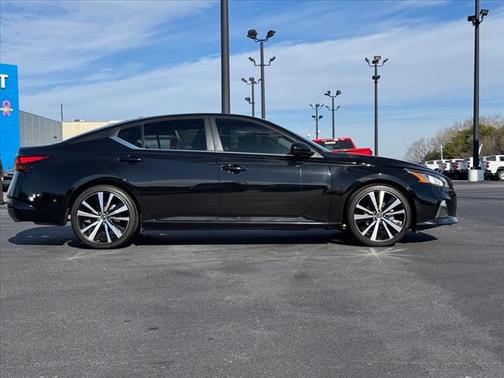 2022 Nissan Altima SR FWD
