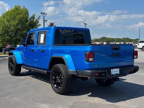 Hydro Blue Pearlcoat 2024 Jeep Gladiator Nighthawk
