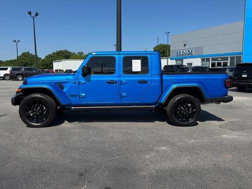 Hydro Blue Pearlcoat 2024 Jeep Gladiator Nighthawk