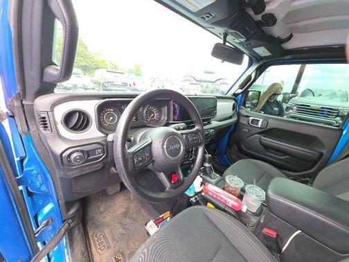 Hydro Blue Pearlcoat 2024 Jeep Gladiator Nighthawk