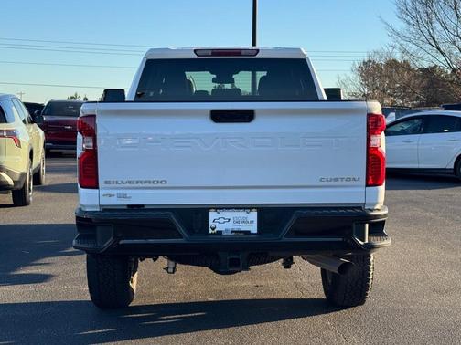 2024 Chevrolet Silverado 2500 Custom