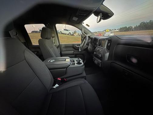 2024 Chevrolet Silverado 2500 Custom