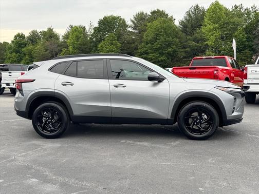 Sterling Gray Metallic 2026 Chevrolet Trax LT