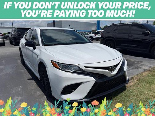 Super White 2020 Toyota Camry SE