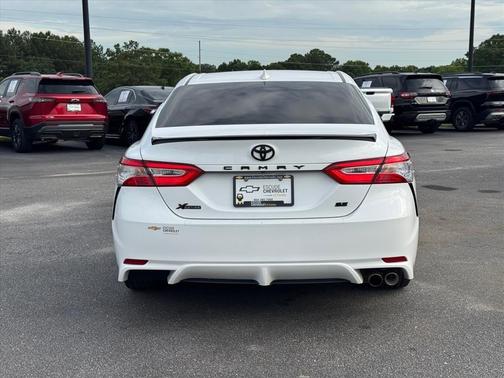 Super White 2020 Toyota Camry SE