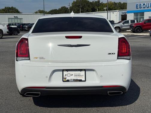2022 Chrysler 300 Touring