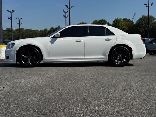 2022 Chrysler 300 Touring