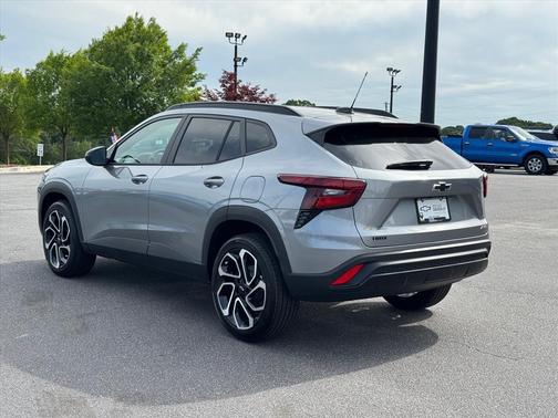 Sterling Gray Metallic 2026 Chevrolet Trax FWD 2RS