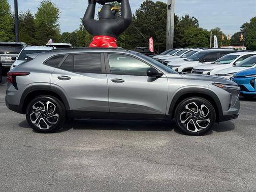 Sterling Gray Metallic 2026 Chevrolet Trax FWD 2RS