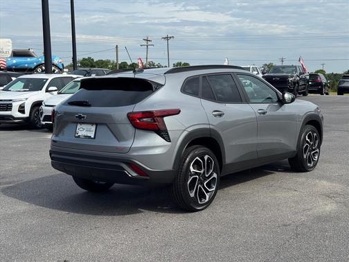 Sterling Gray Metallic 2026 Chevrolet Trax FWD 2RS