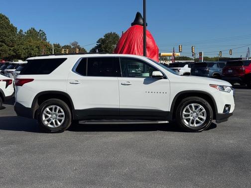 2020 Chevrolet Traverse LT Cloth