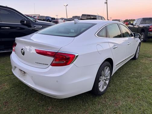 Summit White 2018 Buick LaCrosse Essence