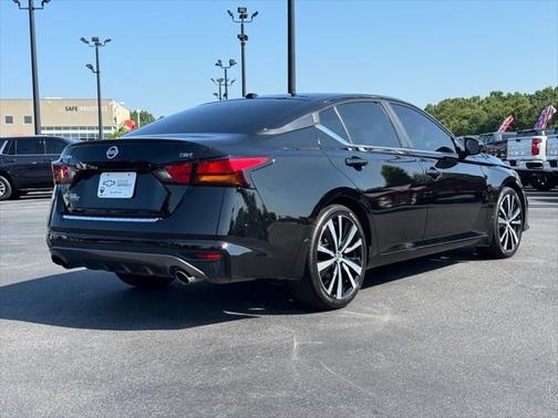 2021 Nissan Altima SR FWD