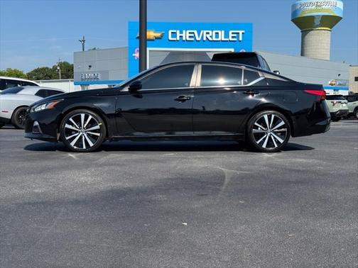 2021 Nissan Altima SR FWD