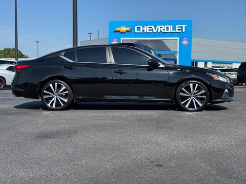 2021 Nissan Altima SR FWD