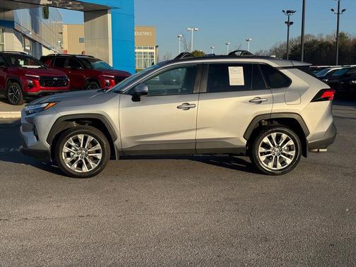 2025 Toyota RAV4 XLE Premium