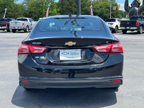 2022 Chevrolet Malibu FWD LT