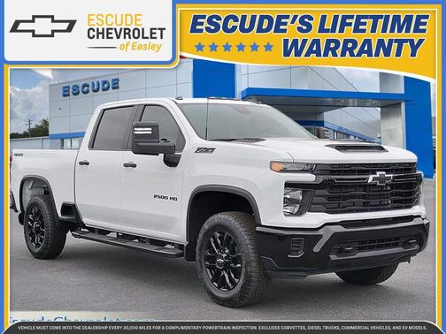 Summit White 2026 Chevrolet Silverado 2500 Custom