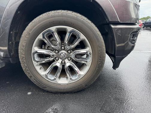 Granite Crystal Metallic Clearcoat 2019 RAM 1500 Laramie