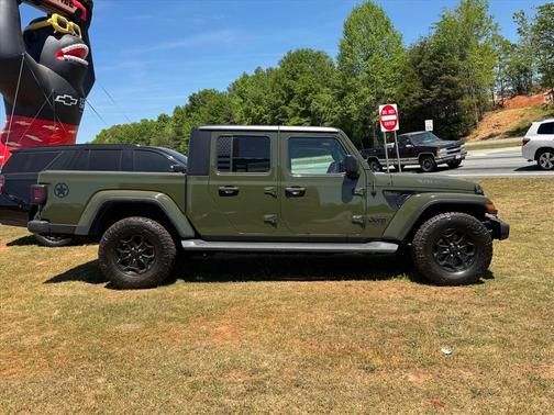 Sarge Green Clearcoat 2021 Jeep Gladiator Willys 4x4