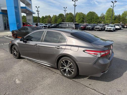 Predawn Gray Mica 2018 Toyota Camry SE