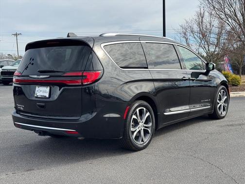 2022 Chrysler Pacifica L