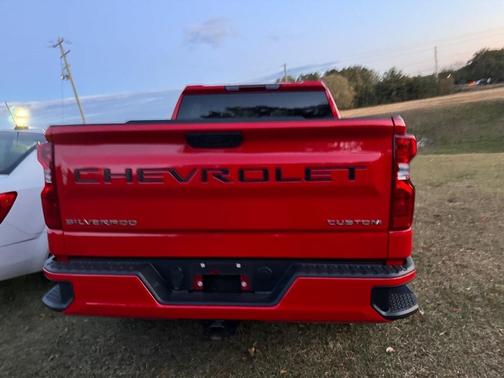2024 Chevrolet Silverado 1500 Custom