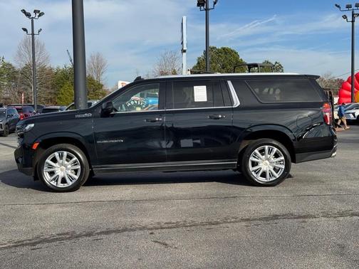 2023 Chevrolet Suburban 4WD High Country