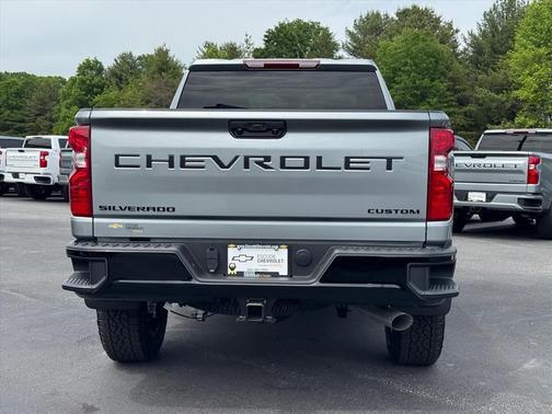 Sterling Gray Metallic 2026 Chevrolet Silverado 2500 Custom