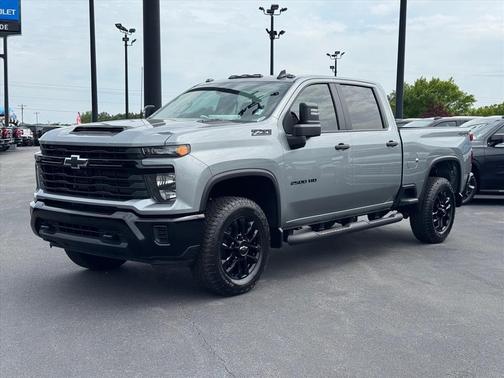 Sterling Gray Metallic 2026 Chevrolet Silverado 2500 Custom