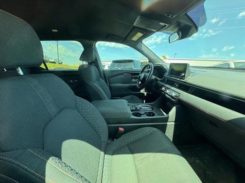 Crystal Black Pearl 2023 Honda Pilot AWD Sport