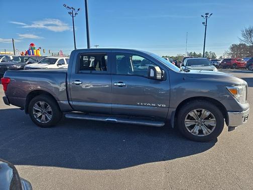 2019 Nissan Titan SV