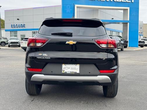 Mosaic Black Metallic 2026 Chevrolet Trailblazer LT